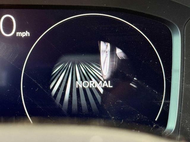 Photo of 2025 Platinum White Pearl Acura ADX