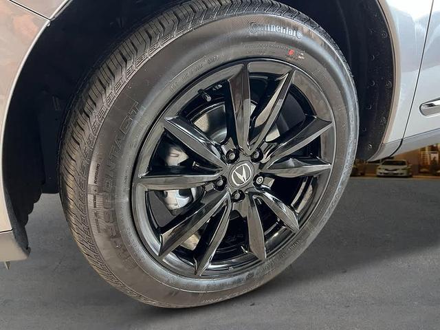 Photo of 2025 Liquid Carbon Metallic Acura RDX