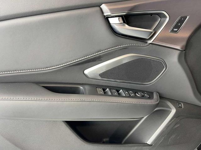 Photo of 2025 Liquid Carbon Metallic Acura RDX