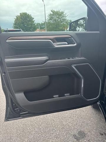 Photo of 2025 Black Chevrolet Silverado 1500