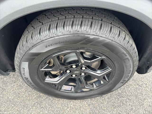 Photo of 2022 AGATE BLACK METALLIC Ford Explorer