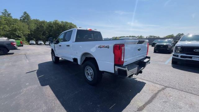 Photo of 2025 Oxford White Ford F-350