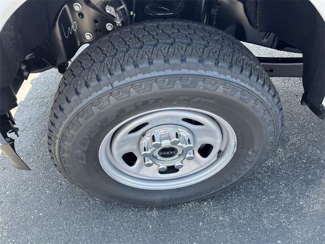 Photo of 2025 Oxford White Ford F-350