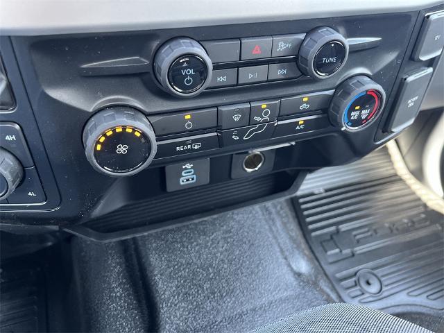 Photo of 2025 Oxford White Ford F-350