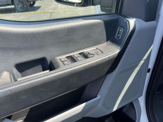 Photo of 2025 Oxford White Ford F-350