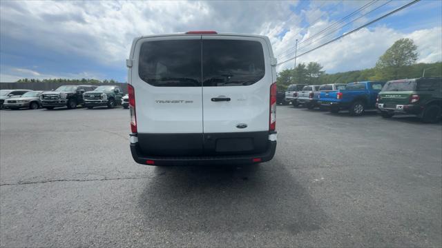 Photo of 2022 OXFORD WHITE Ford Transit-350