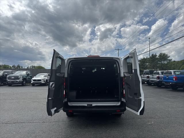 Photo of 2022 OXFORD WHITE Ford Transit-350