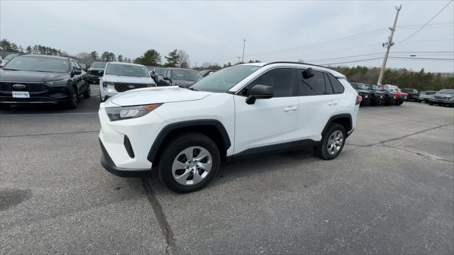 Photo of 2021 Super White Toyota RAV4