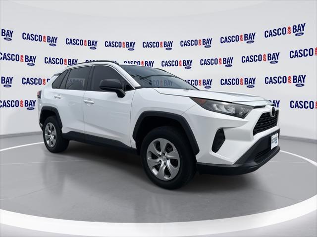 Photo of 2021 Super White Toyota RAV4