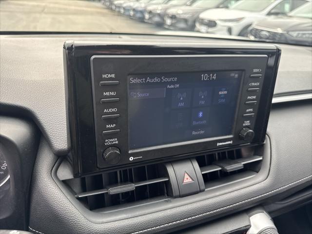 Photo of 2021 Super White Toyota RAV4