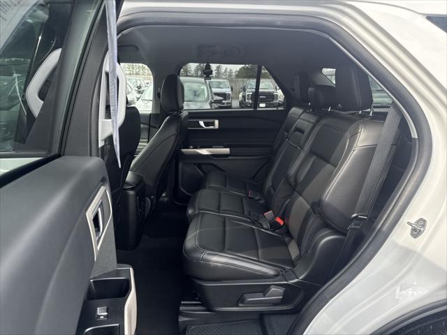 Photo of 2023 OXFORD WHITE Ford Explorer