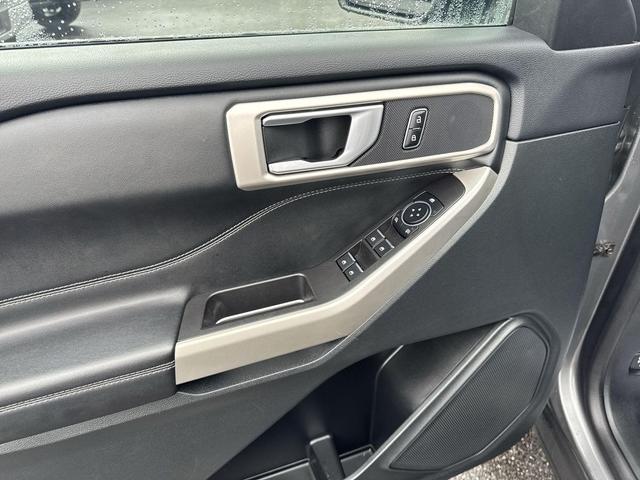 Photo of 2023 CARBONIZED GRAY METALLIC Ford Explorer