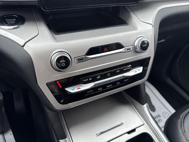 Photo of 2023 CARBONIZED GRAY METALLIC Ford Explorer