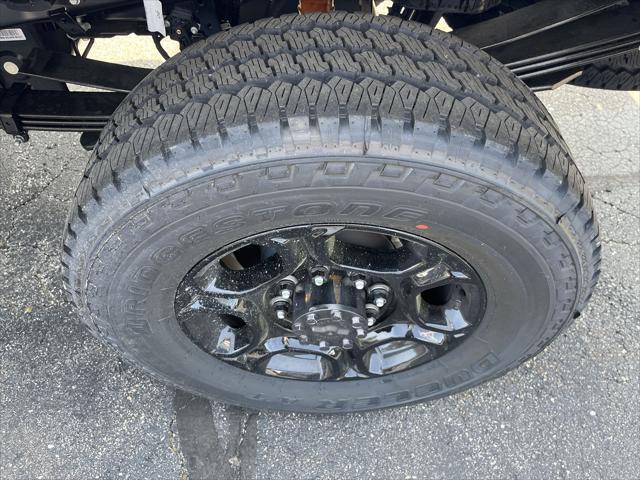 Photo of 2025 Oxford White Ford F-350