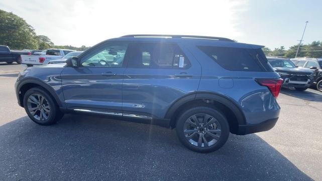Photo of 2025 VAPOR BLUE Ford Explorer