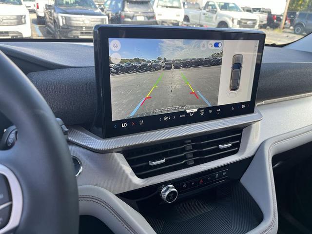 Photo of 2025 VAPOR BLUE Ford Explorer