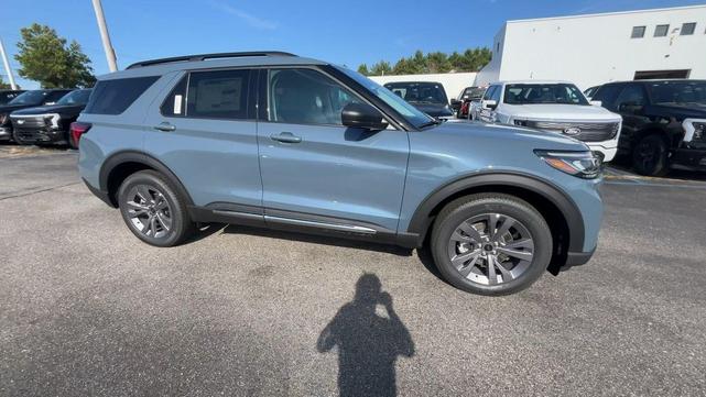 Photo of 2025 VAPOR BLUE Ford Explorer