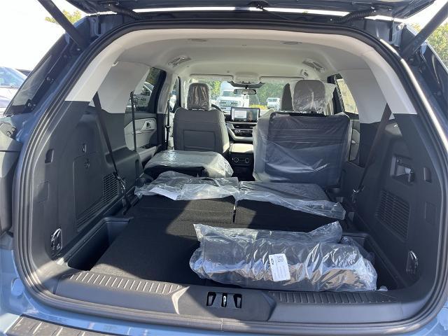 Photo of 2025 VAPOR BLUE Ford Explorer