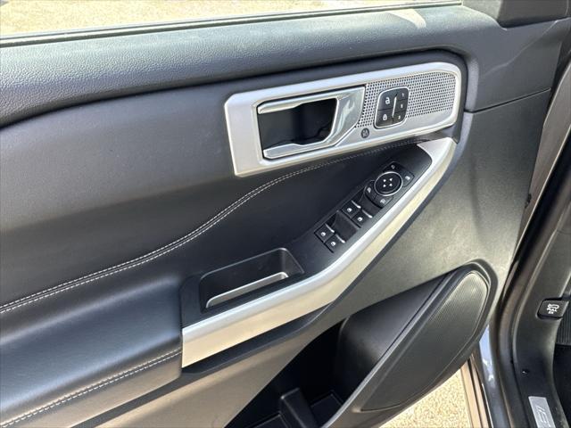 Photo of 2023 CARBONIZED GRAY METALLIC Ford Explorer