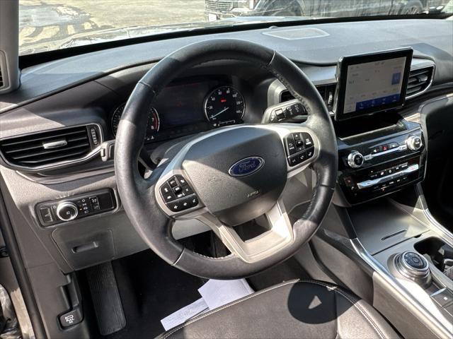 Photo of 2023 CARBONIZED GRAY METALLIC Ford Explorer