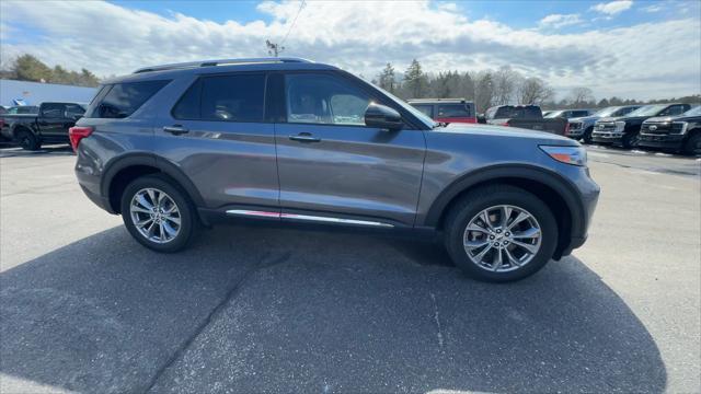 Photo of 2023 CARBONIZED GRAY METALLIC Ford Explorer