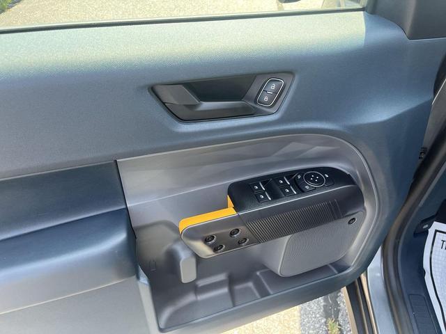 Photo of 2025 CARBONIZED GRAY METALLIC Ford Maverick