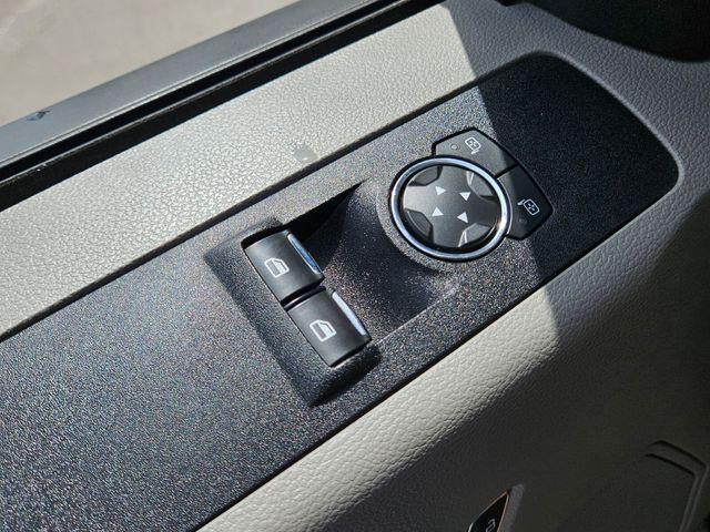 Photo of 2020 Oxford White Ford F-250