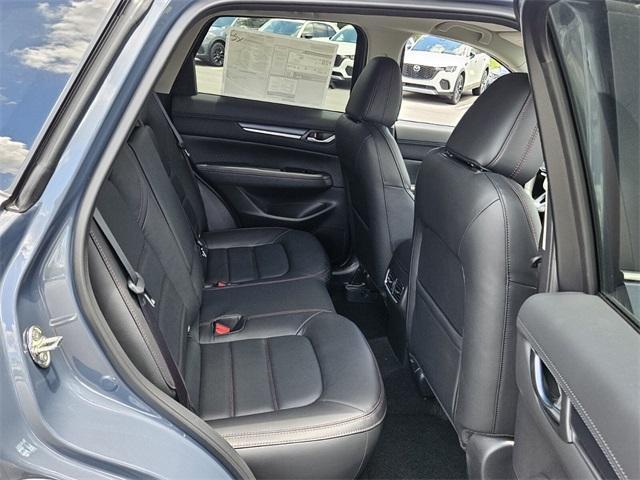 Photo of 2025 Gray Metallic Mazda CX-5