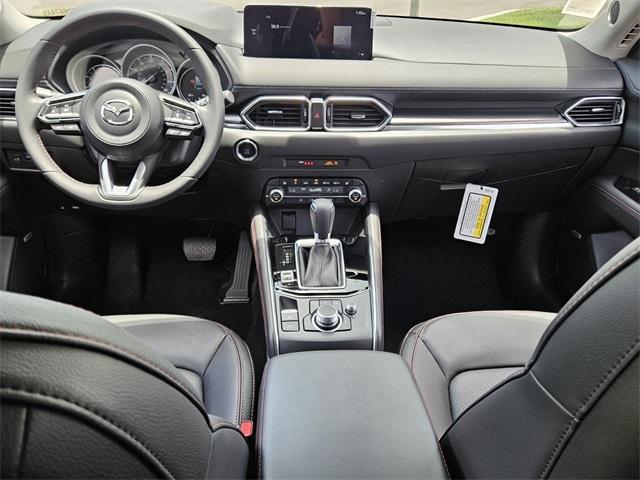 Photo of 2025 Gray Metallic Mazda CX-5