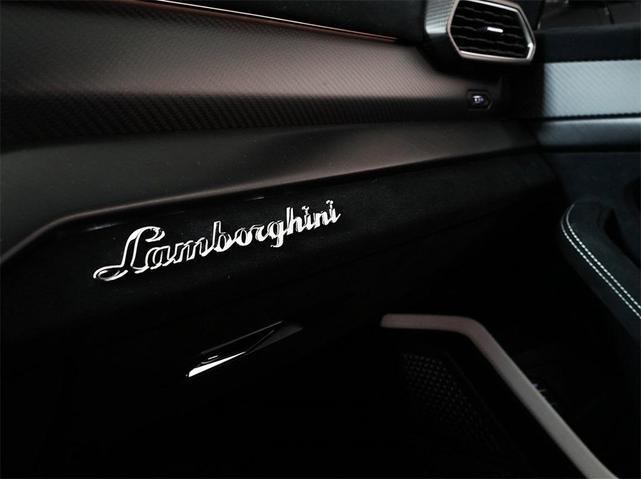 Photo of 2023 Bianco Monocerus Matt Lamborghini Urus