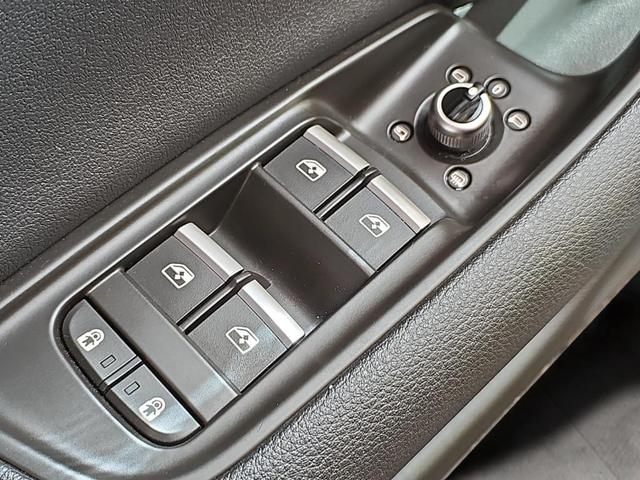 Photo of 2021 Glacier White Metallic Audi Q7