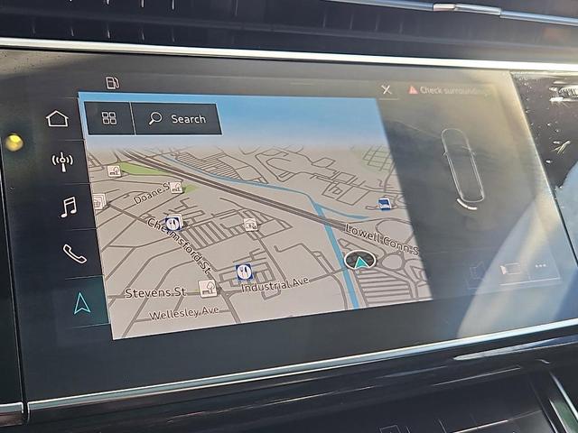 Photo of 2021 Glacier White Metallic Audi Q7