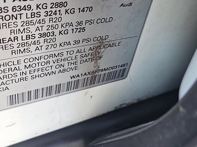 Photo of 2021 Glacier White Metallic Audi Q7