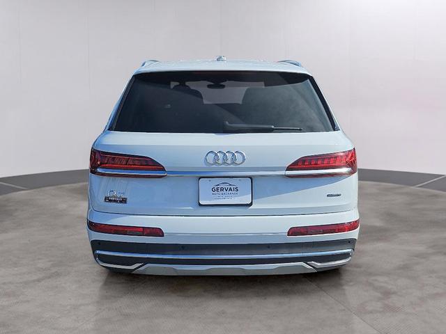 Photo of 2021 Glacier White Metallic Audi Q7