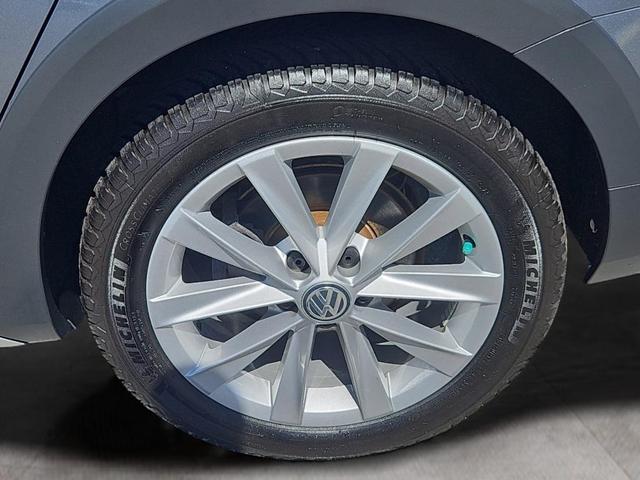 Photo of 2019 Platinum Gray Metallic Volkswagen Golf Alltrack
