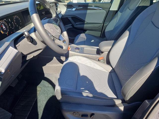 Photo of 2025 Platinum Gray Metallic Volkswagen Tiguan