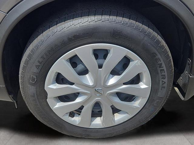 Photo of 2014 Gun Metallic Nissan Rogue