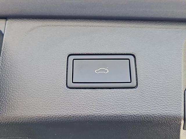 Photo of 2025 Platinum Gray Metallic Volkswagen Atlas