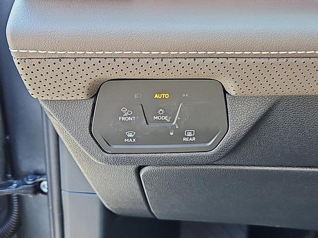 Photo of 2025 Platinum Gray Metallic Volkswagen Atlas