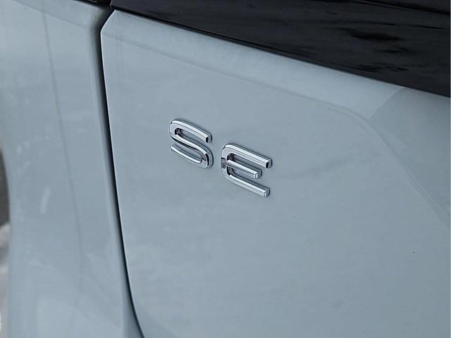 Photo of 2025 Pure White Volkswagen Atlas