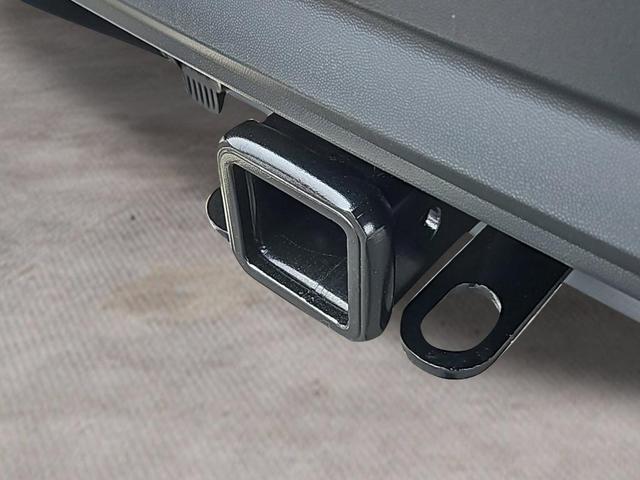 Photo of 2025 Opal White Pearl Effect Volkswagen Atlas
