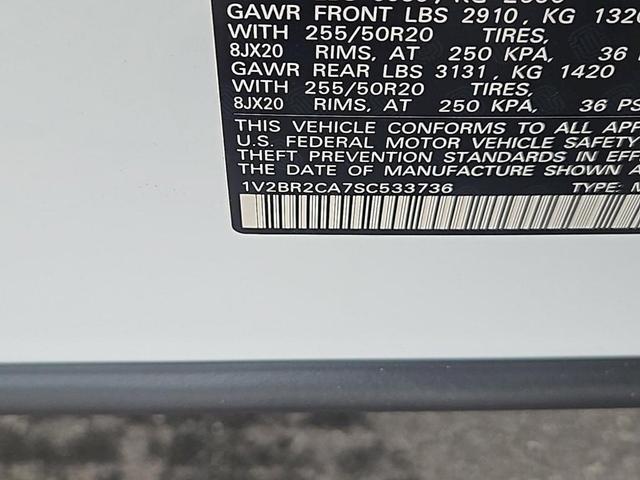 Photo of 2025 Opal White Pearl Effect Volkswagen Atlas