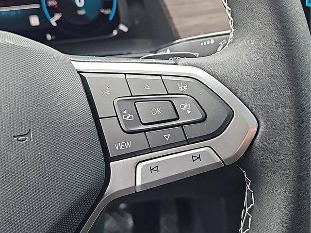 Photo of 2025 Opal White Pearl Effect Volkswagen Atlas