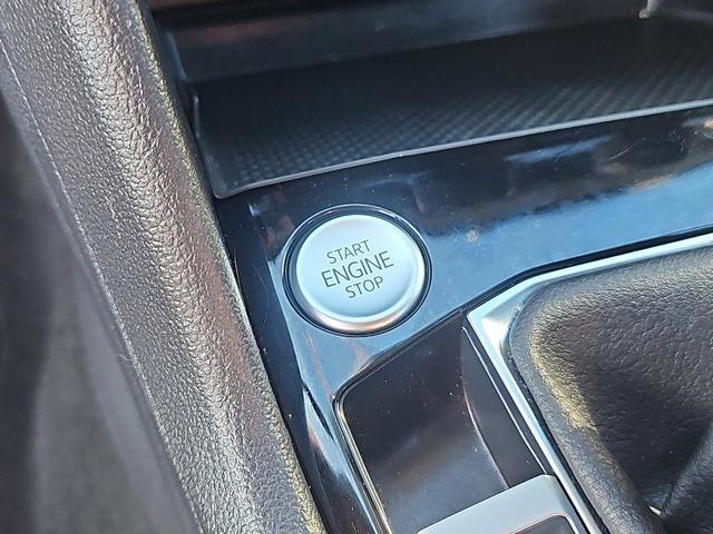 Photo of 2023 Pyrite Silver Metallic Volkswagen Taos