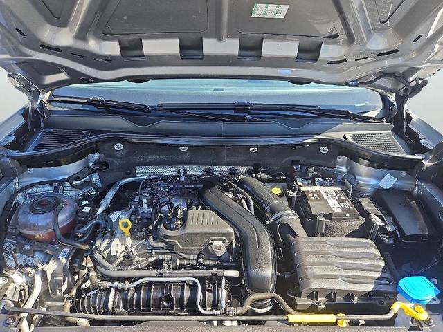 Photo of 2023 Pyrite Silver Metallic Volkswagen Taos