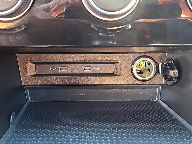 Photo of 2023 Pyrite Silver Metallic Volkswagen Taos