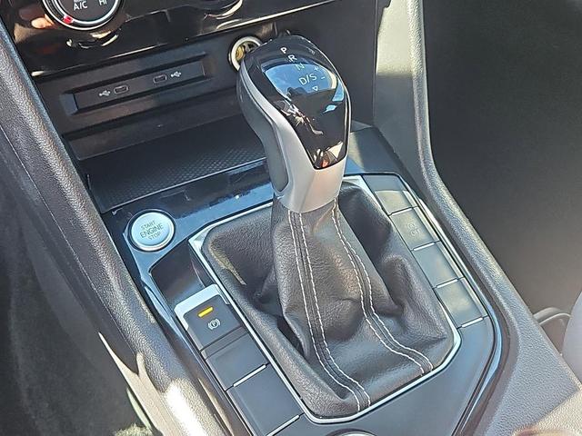 Photo of 2023 Pyrite Silver Metallic Volkswagen Taos