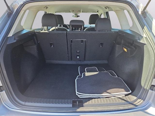 Photo of 2023 Pyrite Silver Metallic Volkswagen Taos