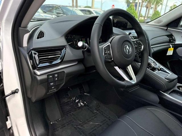 Photo of 2025 Platinum White Pearl Acura RDX