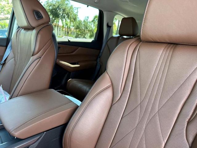 Photo of 2026 Platinum White Pearl Acura MDX